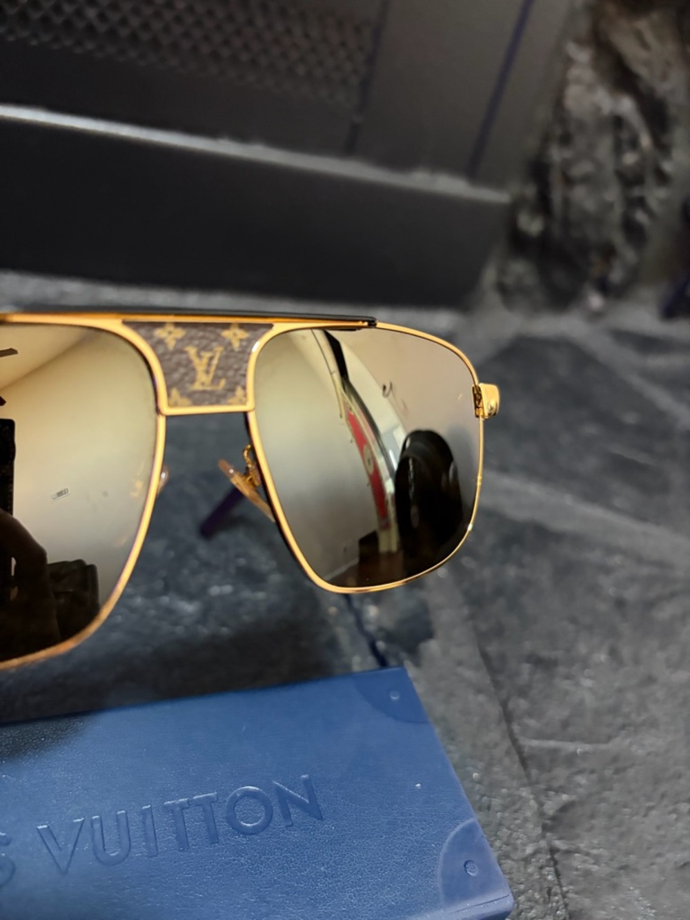 Louis Vuitton Men’s Gold Frame Sunglasses - 2021 - PACIFIC GOLD EBENE E Z2338E - Picture 9 of 13